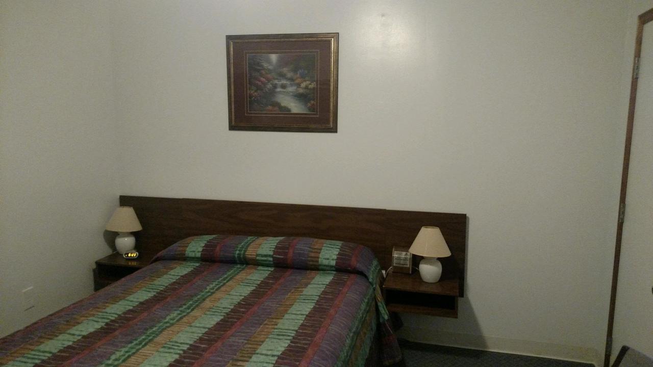 Out West Motel Milton-Freewater Екстериор снимка