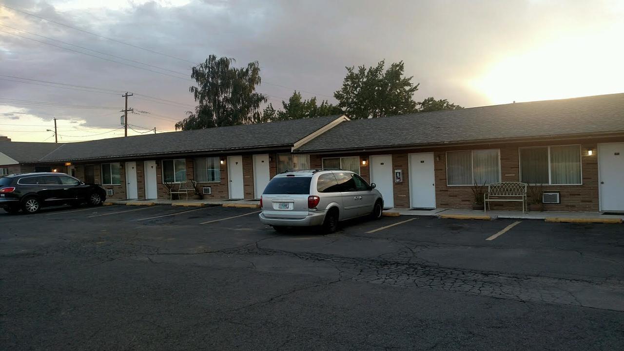 Out West Motel Milton-Freewater Екстериор снимка
