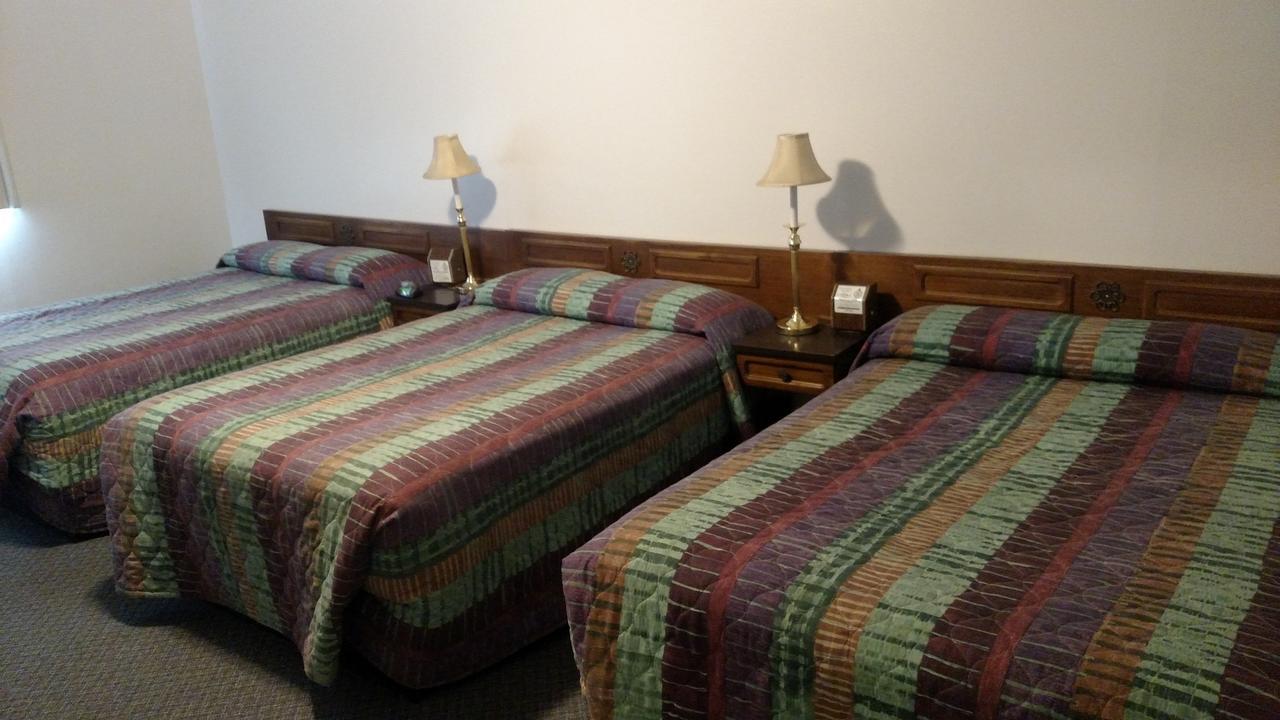 Out West Motel Milton-Freewater Екстериор снимка